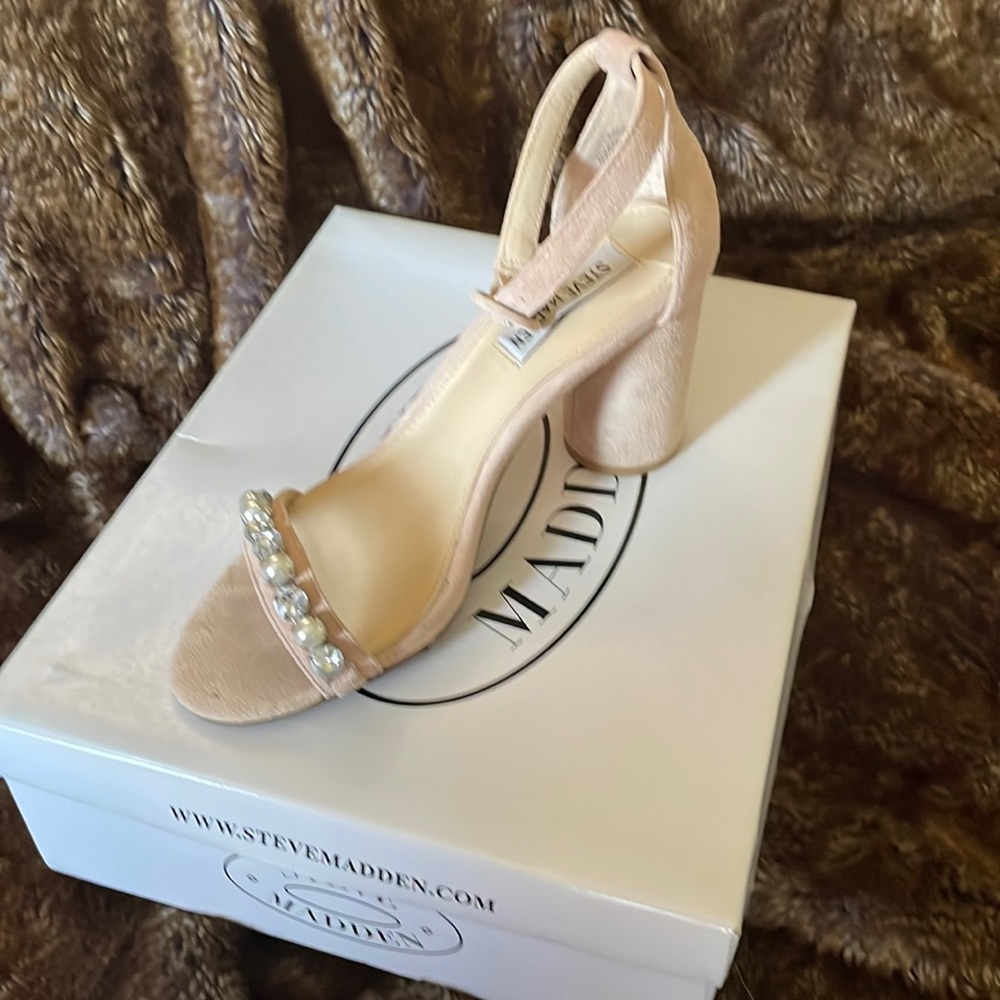 Light pink suede Steve Madden heels